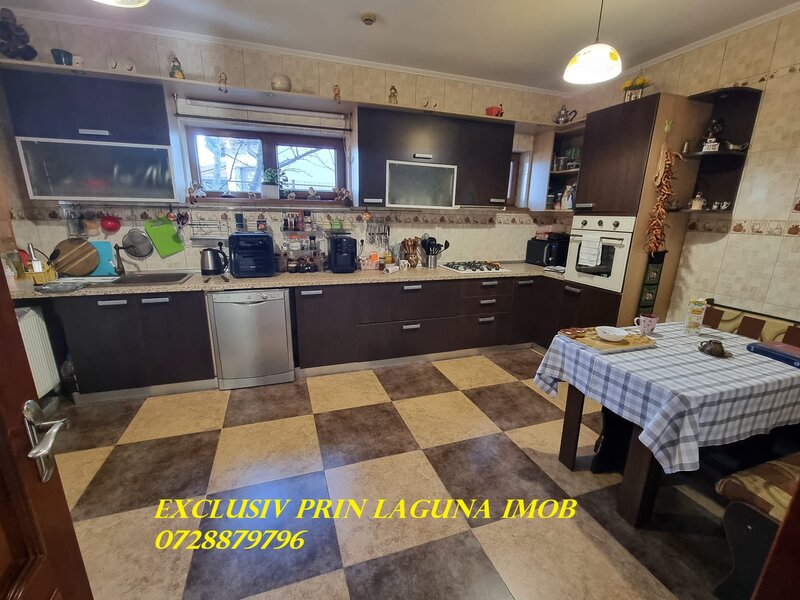 Otopeni, 23 August, Hotel Aviator, vila spatioasa P+ 1+ pod locuibil,